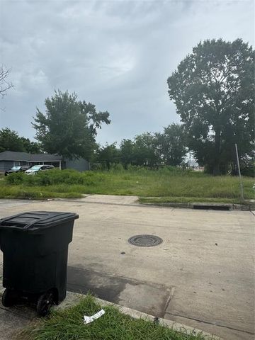 5702 Northridge Drive, Houston, TX 77033