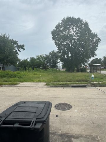 5702 Northridge Drive, Houston, TX 77033