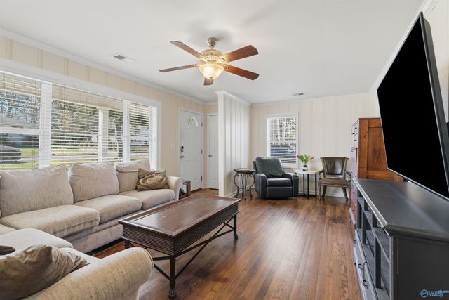 500 Nelson Street SW, Hartselle, AL 35640