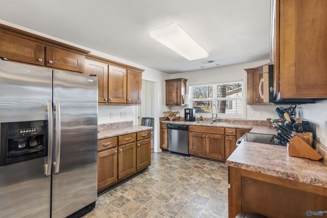 500 Nelson Street SW, Hartselle, AL 35640