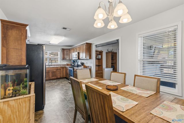 500 Nelson Street SW, Hartselle, AL 35640