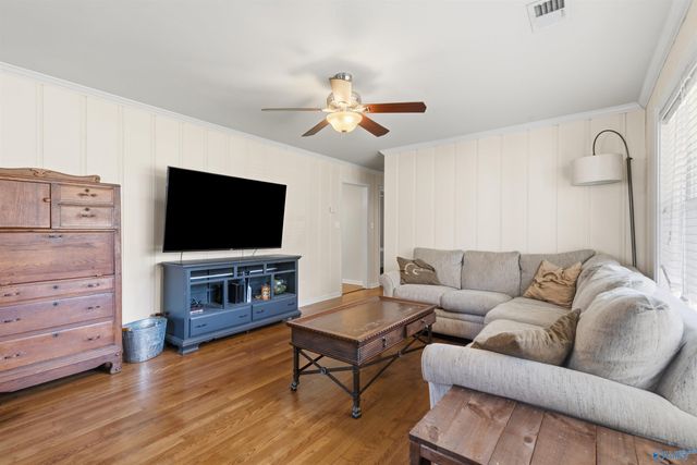 500 Nelson Street SW, Hartselle, AL 35640