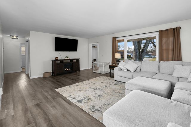 226 Hillcrest Drive, Geneseo, IL 61254