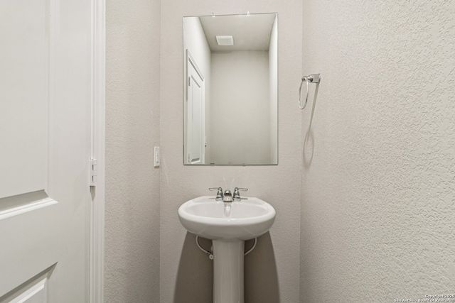 106 Sai Mnr Unit 101, San Antonio, TX 78249