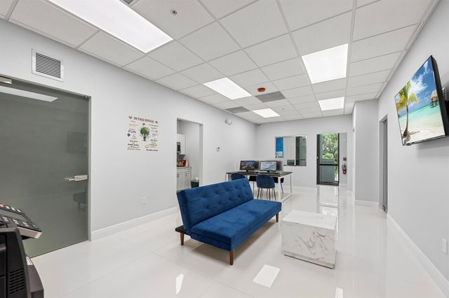 9200 Belvedere Road 207, Royal Palm Beach, FL 33411