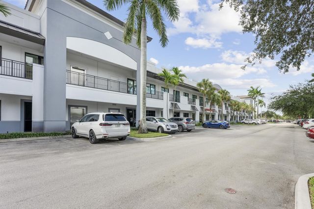 9200 Belvedere Road 207, Royal Palm Beach, FL 33411