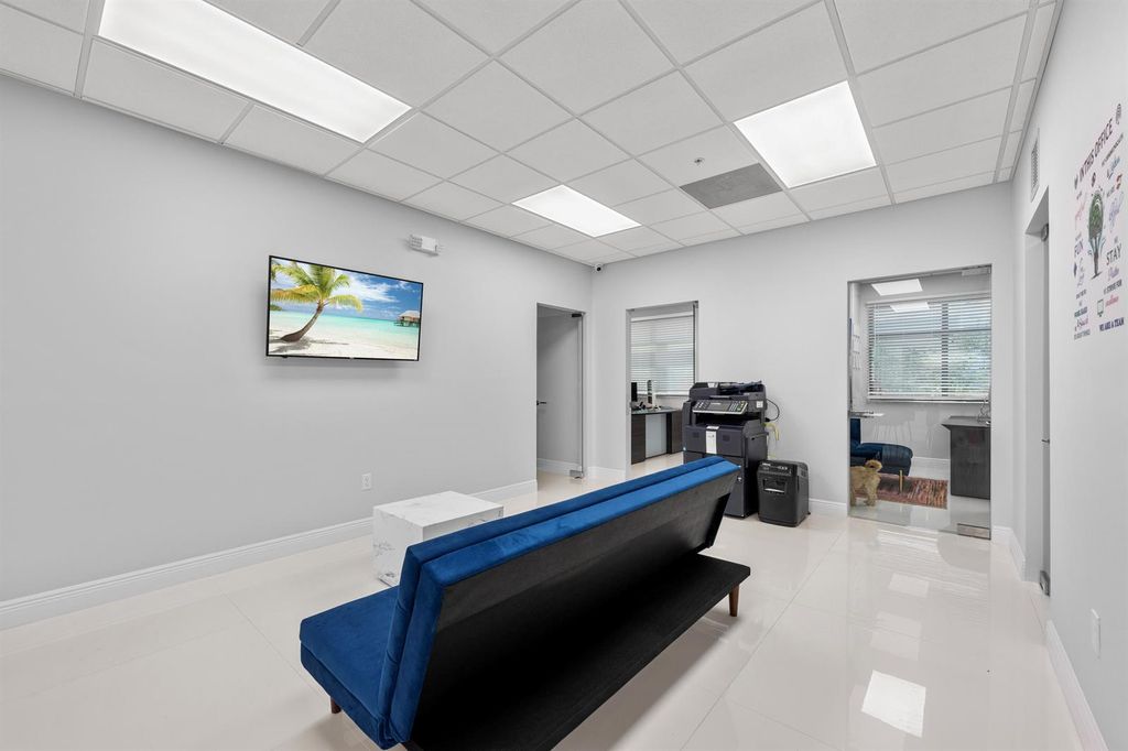 9200 Belvedere Road 207, Royal Palm Beach, FL 33411