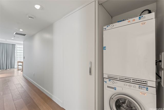 383 Kalaimoku Street 1916, Honolulu, HI 96815