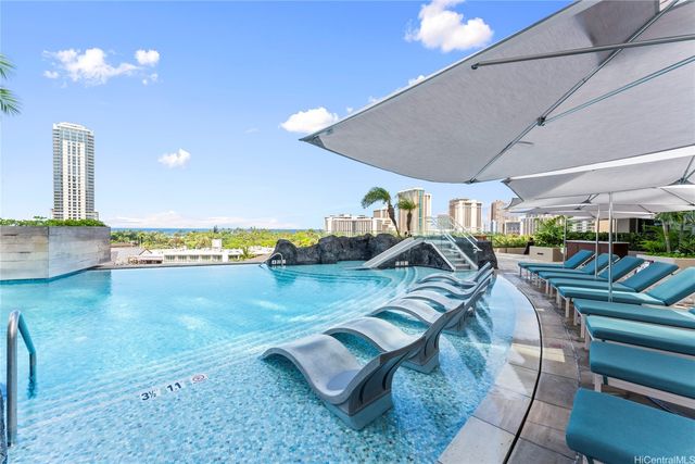 383 Kalaimoku Street 1916, Honolulu, HI 96815