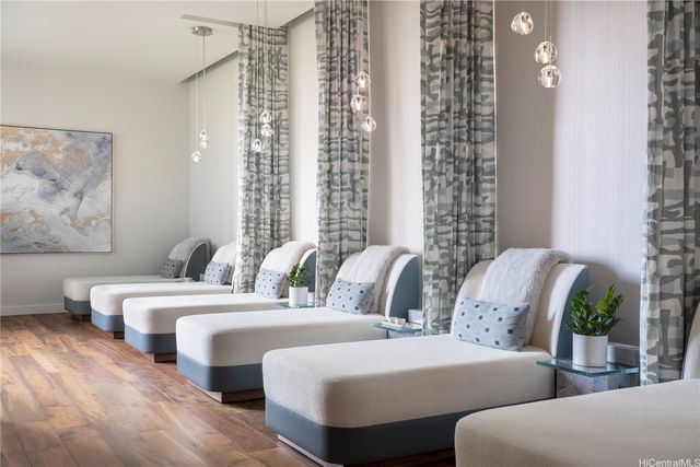 383 Kalaimoku Street 1916, Honolulu, HI 96815