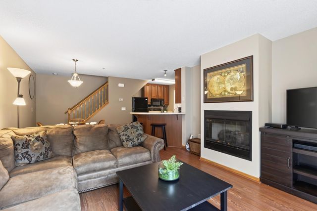 2210 Ranchview Lane N 127, Plymouth, MN 55447