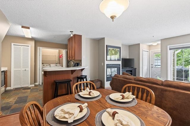 2210 Ranchview Lane N 127, Plymouth, MN 55447