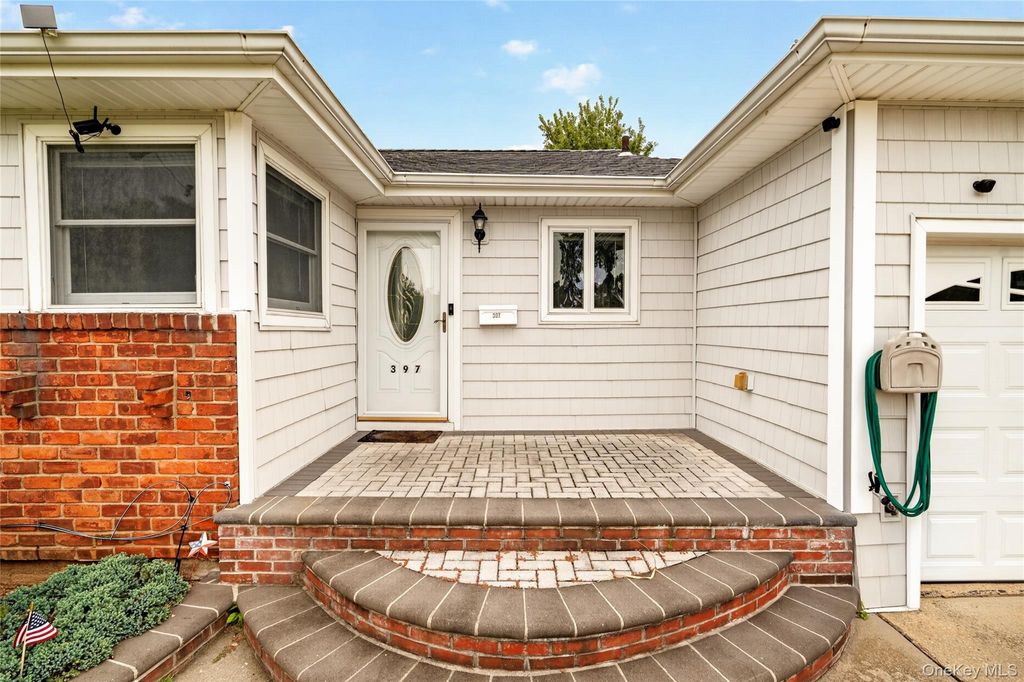 397 Briarwood Road, Massapequa, NY 11758 — photo 4