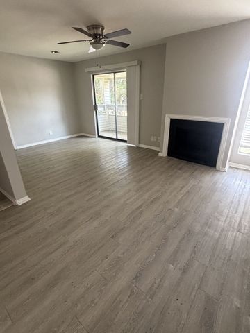 7431 Holly Hill Drive 202, Dallas, TX 75231