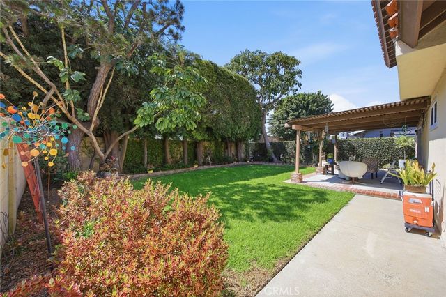 105 Harvard Lane, Seal Beach, CA 90740