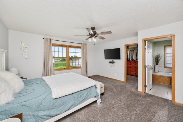 5764 NW 3rd Court, Des Moines, IA 50313