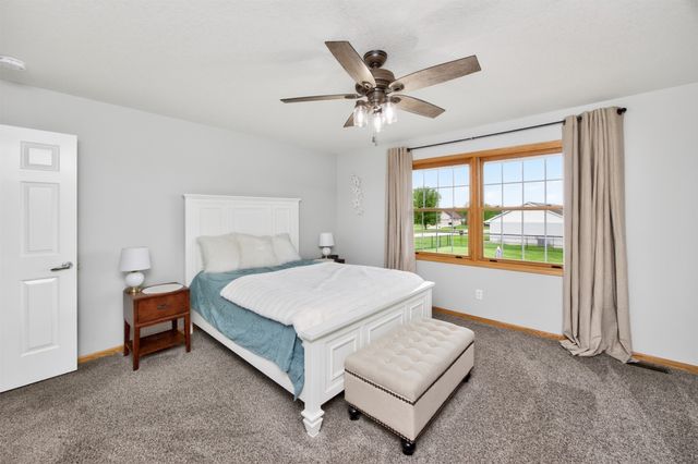 5764 NW 3rd Court, Des Moines, IA 50313