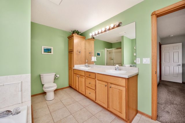 5764 NW 3rd Court, Des Moines, IA 50313