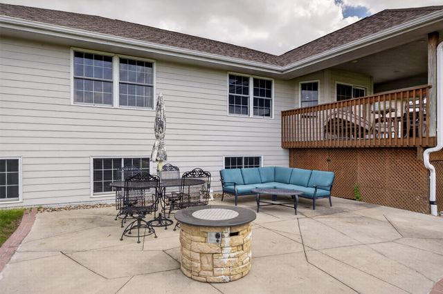 5764 NW 3rd Court, Des Moines, IA 50313