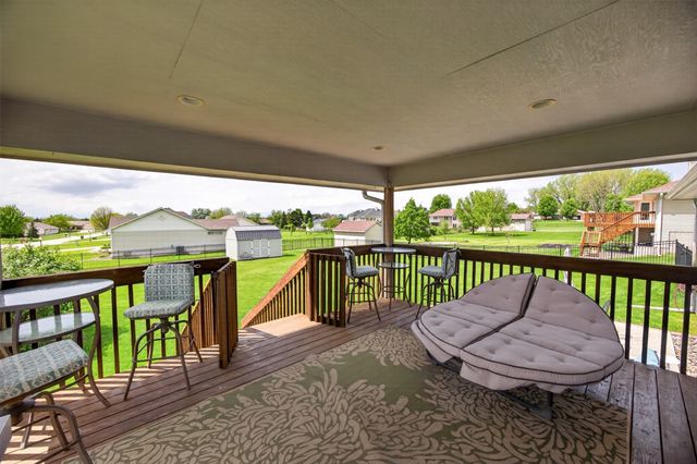 5764 NW 3rd Court, Des Moines, IA 50313