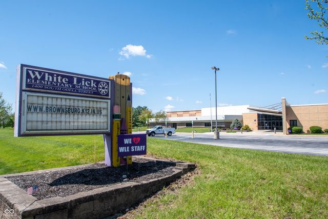 7158 Sterling Way, Brownsburg, IN 46112