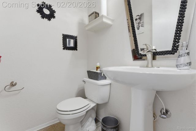 24642 Primrose Lane, Southfield, MI 48033