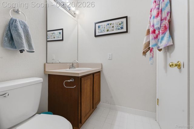 24642 Primrose Lane, Southfield, MI 48033