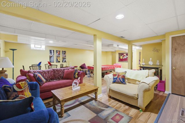 24642 Primrose Lane, Southfield, MI 48033