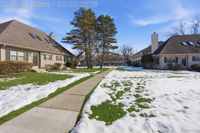 24642 Primrose Lane, Southfield, MI 48033