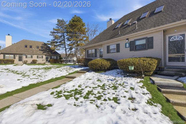 24642 Primrose Lane, Southfield, MI 48033