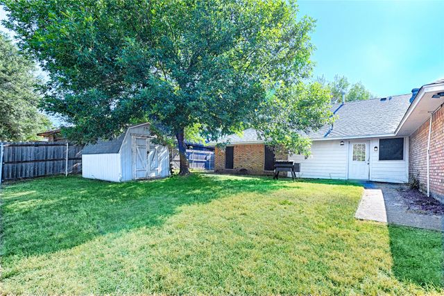 1223 Sequoia Drive, Desoto, TX 75115