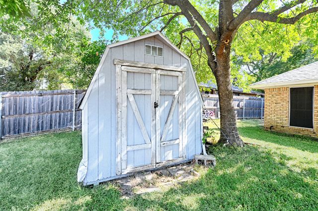 1223 Sequoia Drive, Desoto, TX 75115