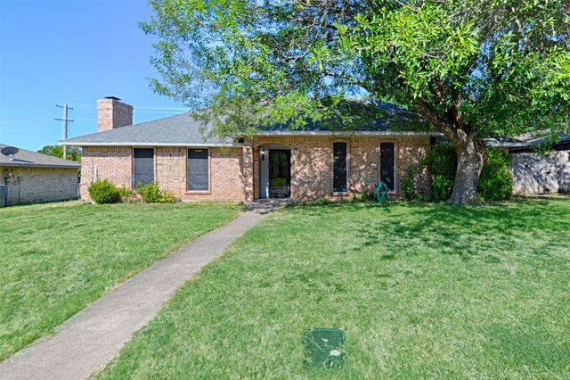 1223 Sequoia Drive, Desoto, TX 75115