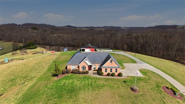148 Stonegate Dr, Gilpin Twp, PA 15656