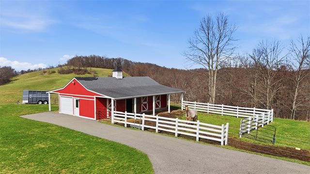 148 Stonegate Dr, Gilpin Twp, PA 15656