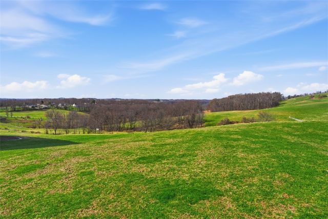 148 Stonegate Dr, Gilpin Twp, PA 15656