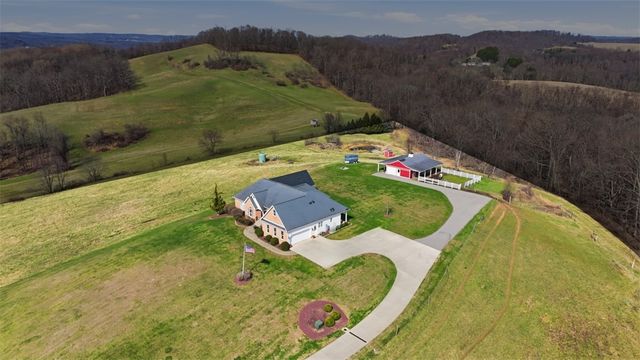 148 Stonegate Dr, Gilpin Twp, PA 15656