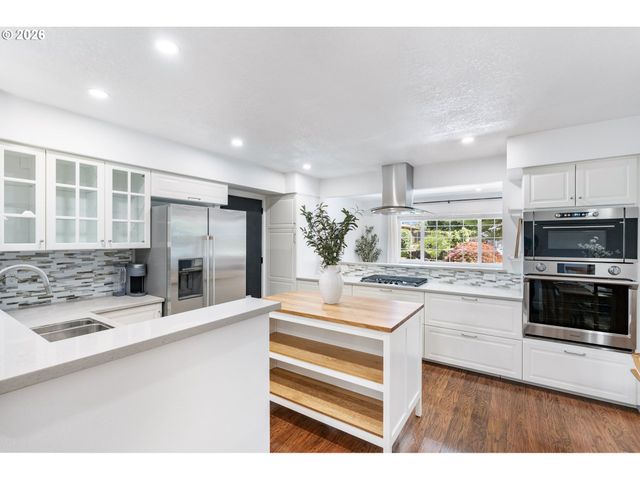 19065 Nw ASTORIA Dr, Portland, OR 97229