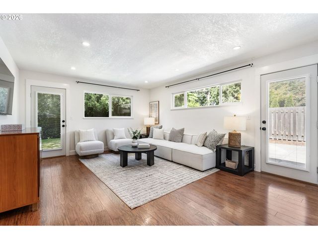 19065 Nw ASTORIA Dr, Portland, OR 97229