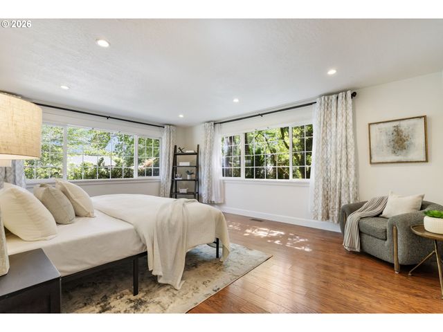19065 Nw ASTORIA Dr, Portland, OR 97229