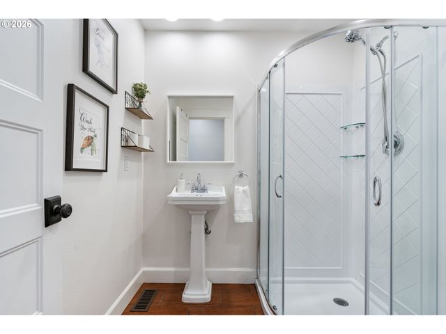 19065 Nw ASTORIA Dr, Portland, OR 97229