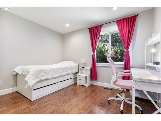 19065 Nw ASTORIA Dr, Portland, OR 97229