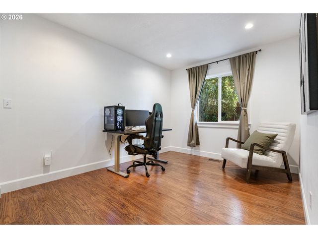19065 Nw ASTORIA Dr, Portland, OR 97229