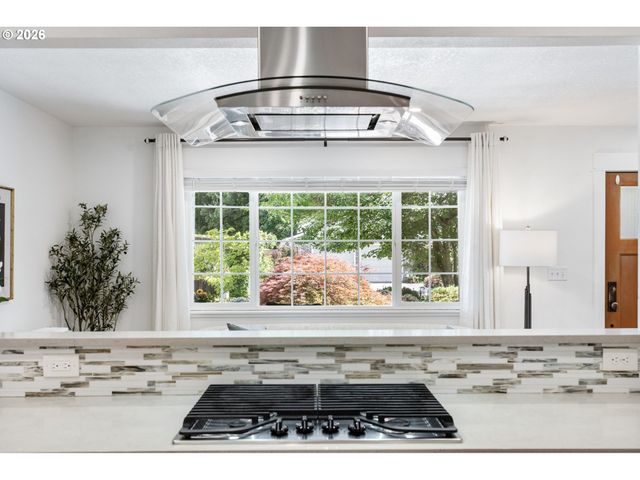 19065 Nw ASTORIA Dr, Portland, OR 97229