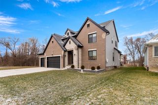 8615 Greendale Drive, Sterling Heights, MI 48312
