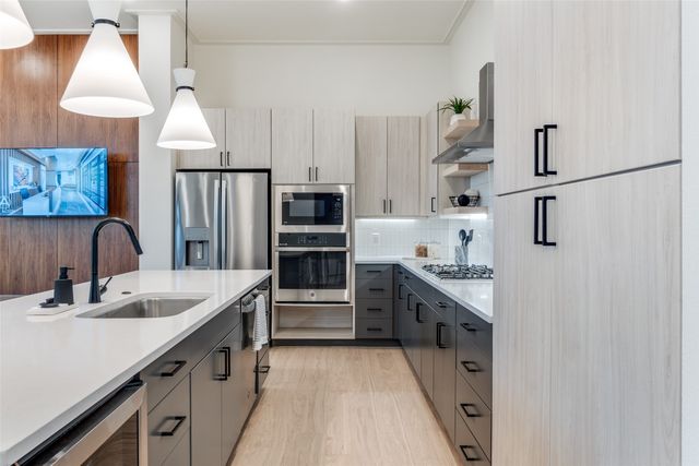 2929 Oak Lawn Avenue 742, Dallas, TX 75219