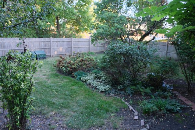 283 N LARCH Avenue, Elmhurst, IL 60126