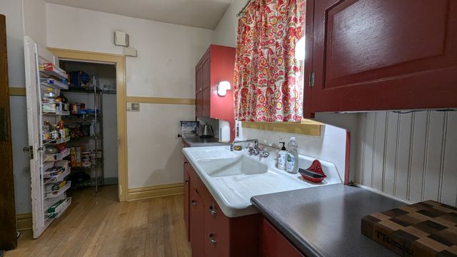 283 N LARCH Avenue, Elmhurst, IL 60126