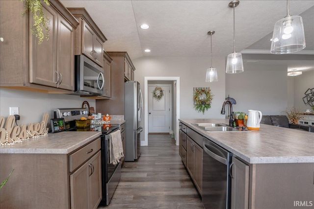 7521 Brinkley Court, Evansville, IN 47715