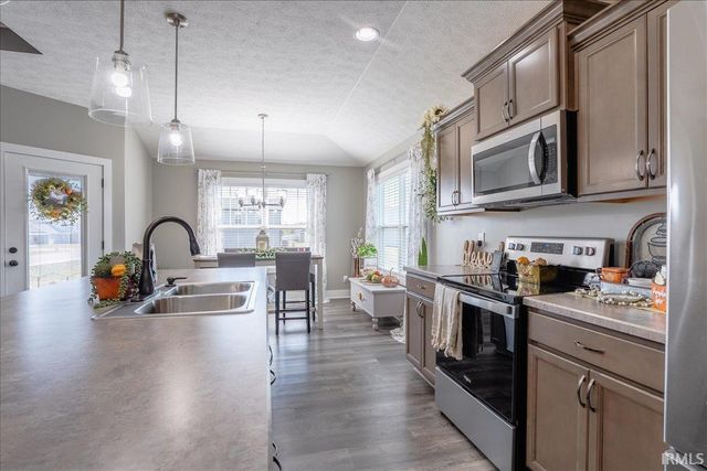 7521 Brinkley Court, Evansville, IN 47715